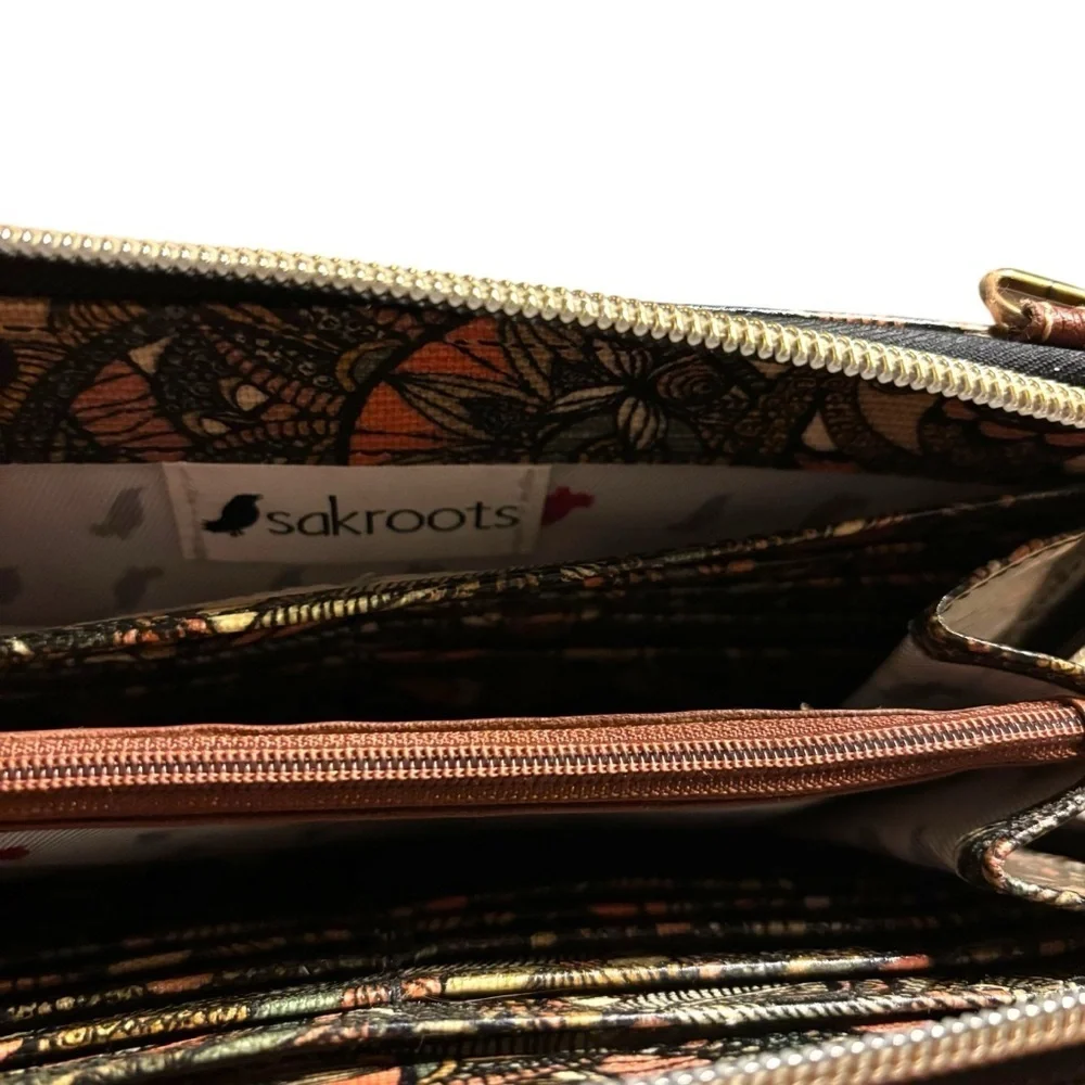 Sakroots Smartphone Wallet Brown